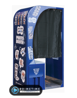 Face Place Royale photo booth by Apple Industries